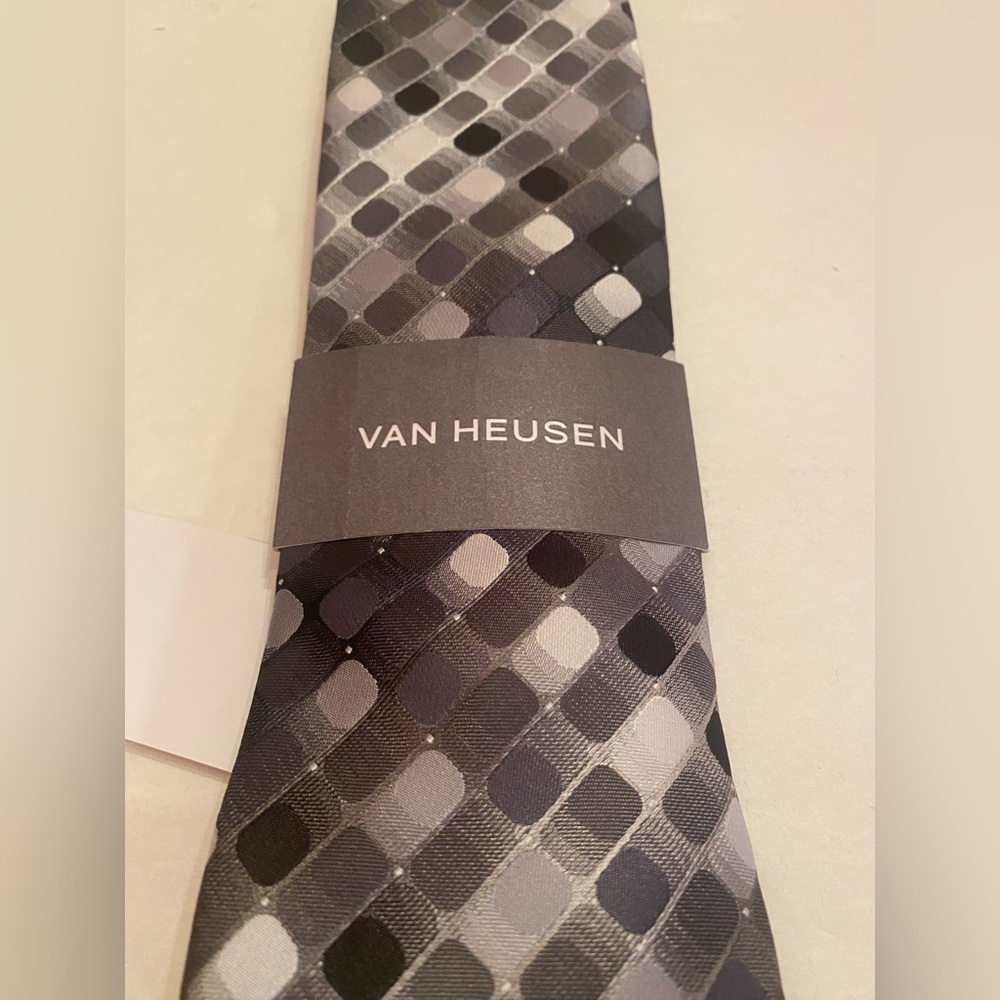 Van Heusen‎ Men’s Black/Gray Tie NWT